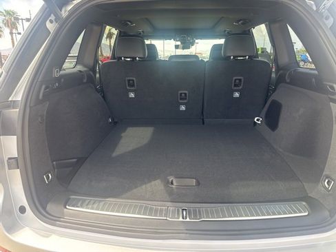 New 2025 Jeep Grand Cherokee Overland w/ Luxury Tech Group IV image 5