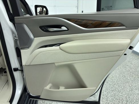 Used 2023 Cadillac Escalade Sport Platinum image 44