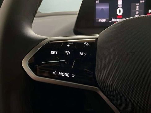 Used 2024 Volkswagen ID.4 S image 36