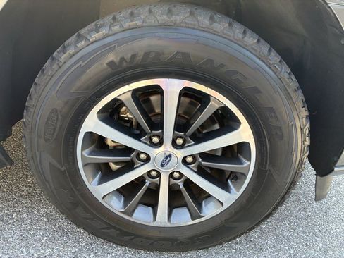 Used 2020 Ford Expedition XL AWD/4WD image 19