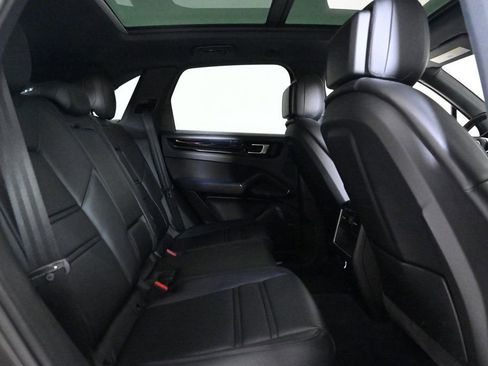 Certified 2023 Porsche Cayenne image 19