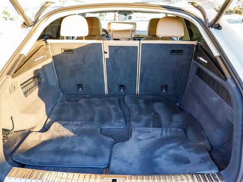 Used 2023 Audi Q8 Prestige w/ Prestige Package image 27