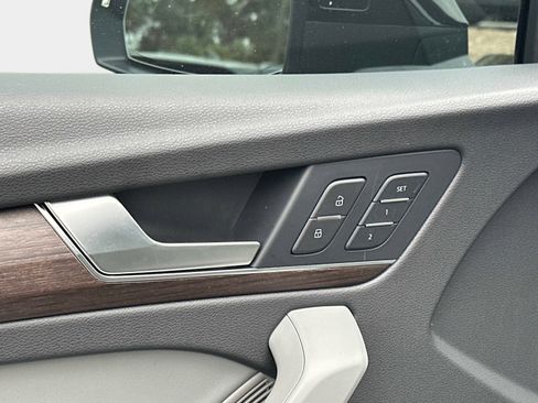 Used 2023 Audi Q5 2.0T Premium Plus w/ Premium Plus Package image 18