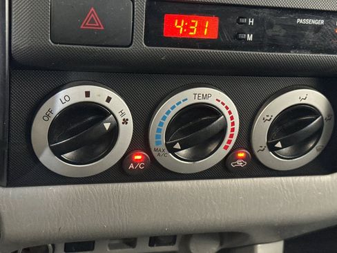 Used 2011 Toyota Tacoma 2WD Access Cab image 18