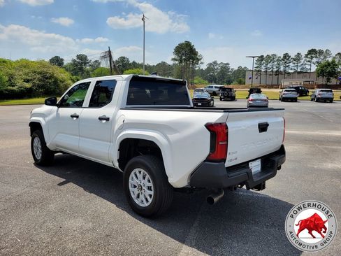 Used 2024 Toyota Tacoma SR AWD/4WD image 4