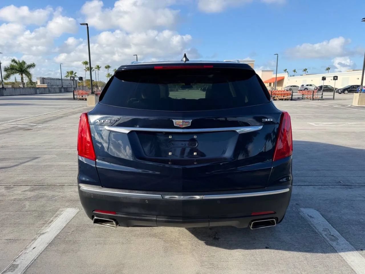 Used 2017 Cadillac XT5 Luxury w/ Driver Awareness Package FWD image 7