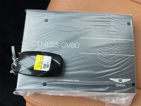 Certified 2025 Genesis GV80 2.5T Prestige image 31