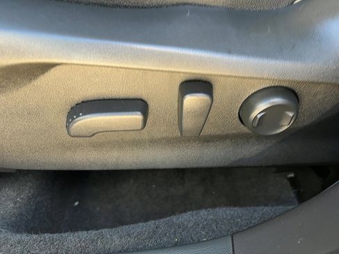 Used 2023 Subaru Forester Premium image 17