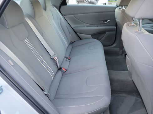 Certified 2025 Hyundai Elantra Sport image 21