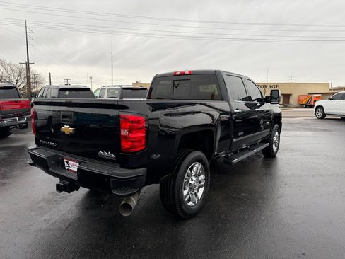 Used 2015 Chevrolet Silverado 2500 High Country w/ Duramax Plus Package image 5