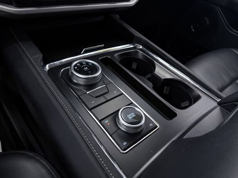 Used 2022 Ford Expedition XLT image 57