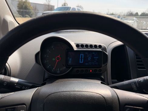 Used 2014 Chevrolet Sonic LT image 25