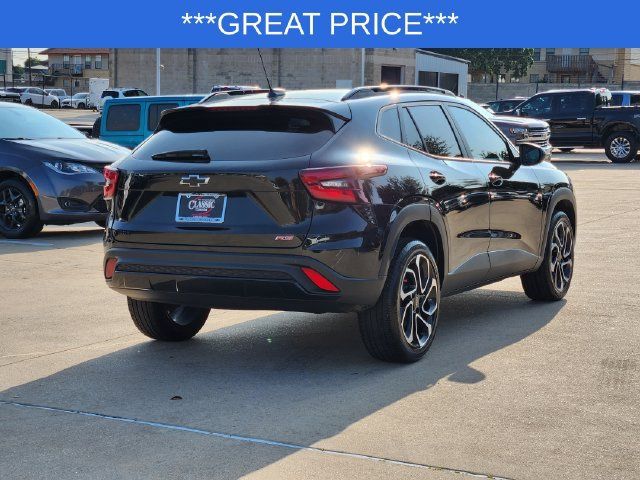 Used 2025 Chevrolet Trax RS w/ Driver Confidence Package FWD image 14