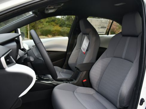 New 2026 Toyota Corolla SE image 5