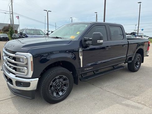 Used 2025 Ford F250 Lariat w/ FX4 Off-Road Package AWD/4WD image 3