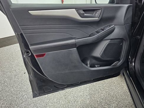 Used 2022 Ford Escape SE w/ Cold Weather Package FWD image 13