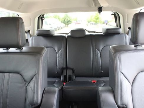 Used 2021 Ford Expedition Platinum AWD/4WD image 23
