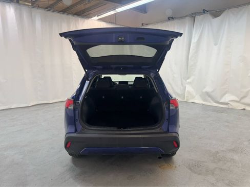Used 2024 Toyota Corolla Cross XLE image 5