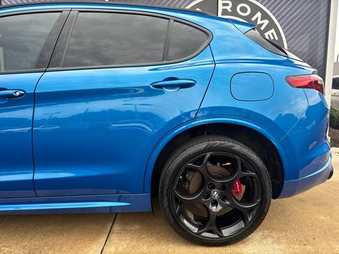 Used 2023 Alfa Romeo Stelvio Veloce AWD/4WD image 14