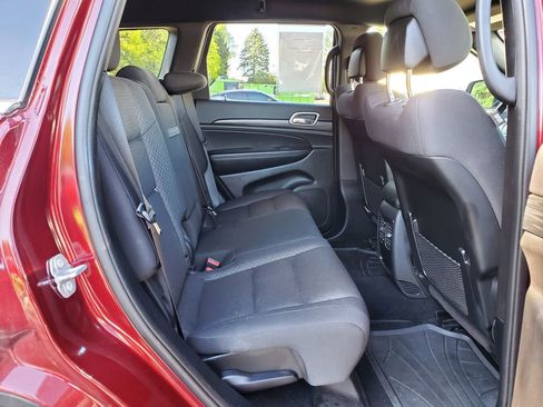 Used 2020 Jeep Grand Cherokee Laredo AWD/4WD image 35