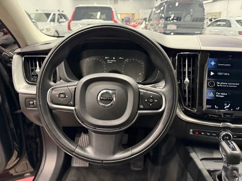 Used 2019 Volvo XC60 T5 Momentum w/ Multimedia Package AWD/4WD image 38