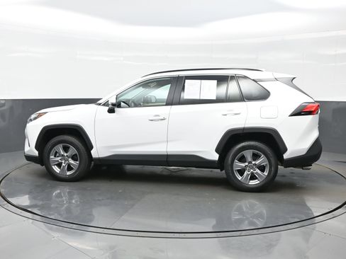 Used 2022 Toyota RAV4 XLE w/ XLE Grade Weather Package AWD/4WD image 3