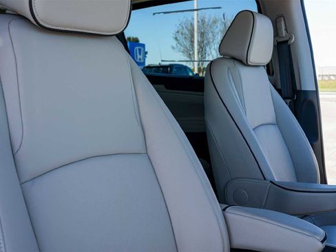 Certified 2026 Honda Odyssey Touring image 14