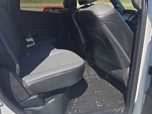 Used 2024 RAM 3500 Tradesman w/ Chrome Appearance Group AWD/4WD image 7