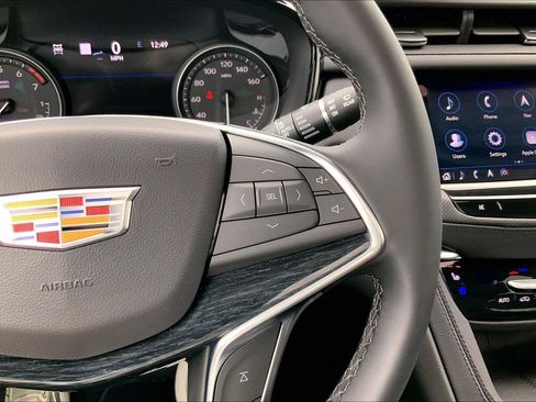 Used 2026 Cadillac XT5 Premium Luxury w/ Driver Assist Package AWD/4WD image 17