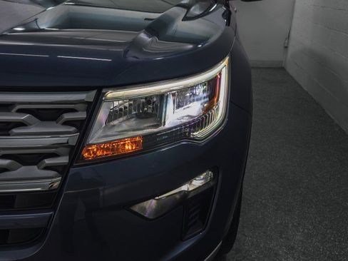 Used 2019 Ford Explorer Limited w/ Ford Safe & Smart Package image 5