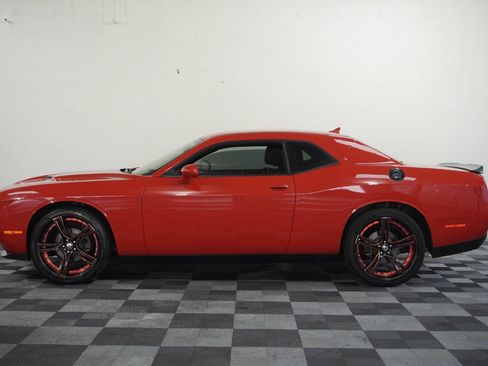 Used 2019 Dodge Challenger SXT w/ Blacktop Package RWD image 2