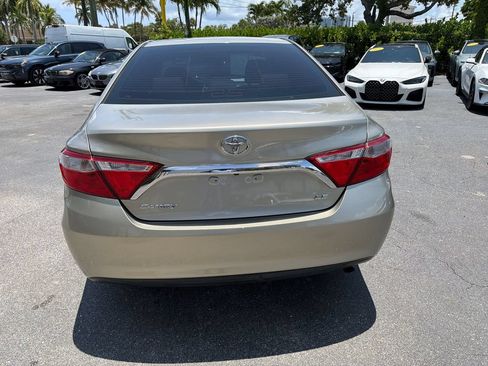 Used 2016 Toyota Camry LE FWD image 4