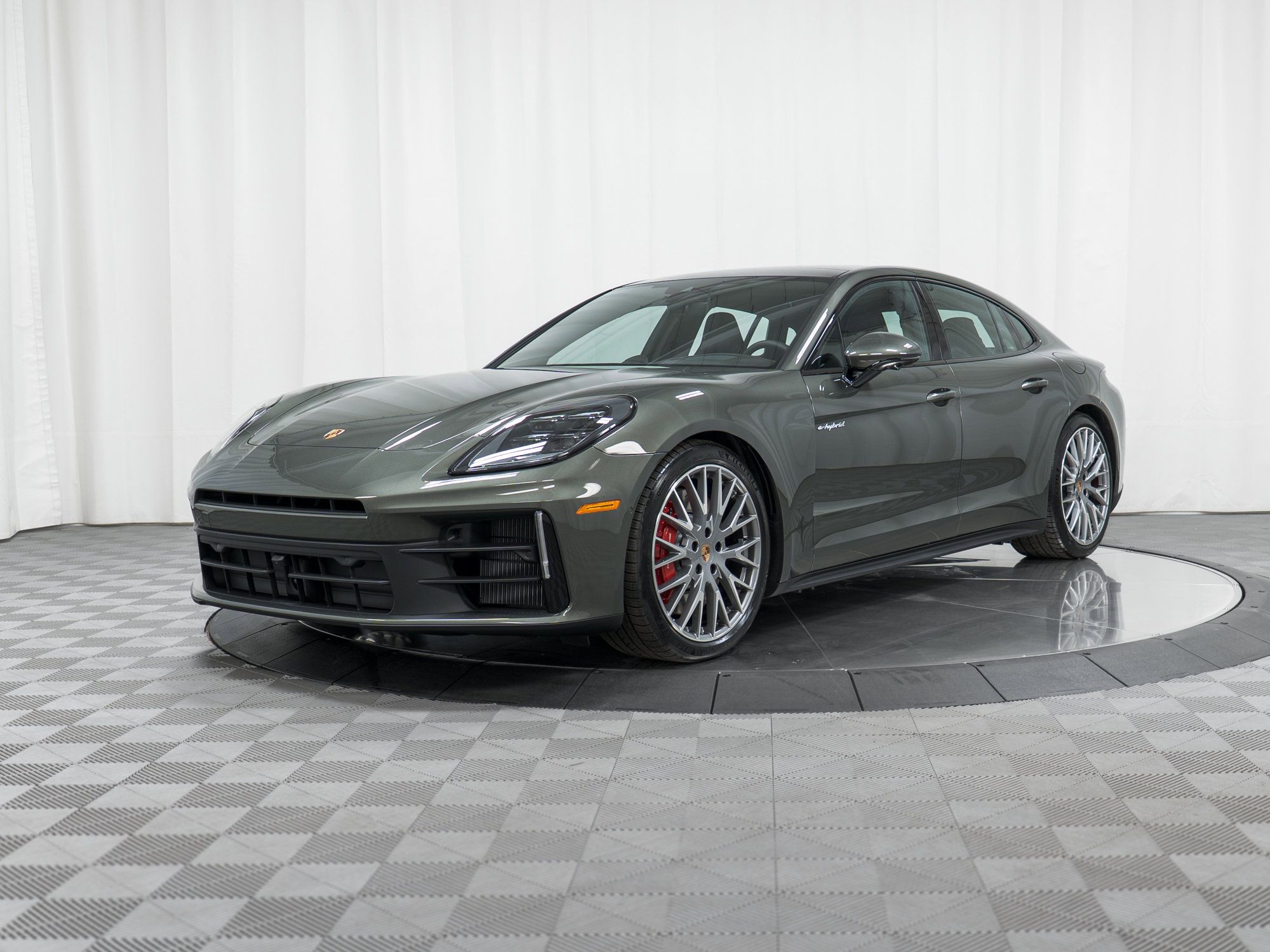 Used 2026 Porsche Panamera 4S AWD/4WD image 1