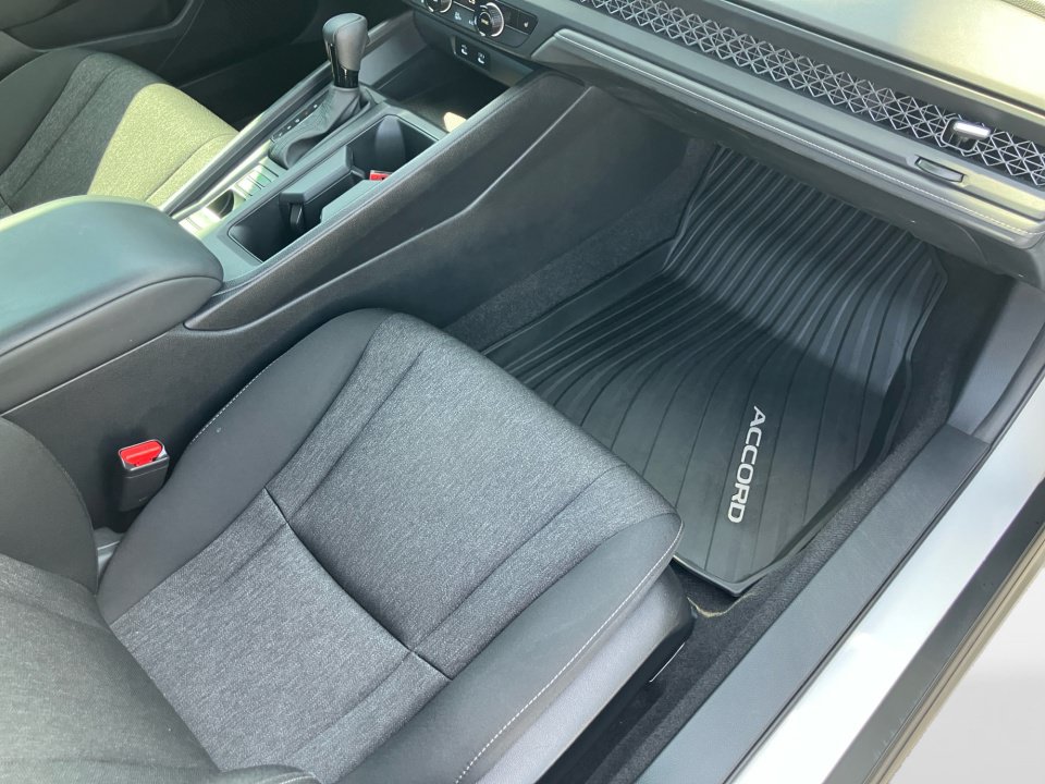 Certified 2023 Honda Accord EX image 32