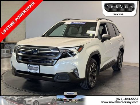 Used 2025 Subaru Forester Premium AWD/4WD image 4