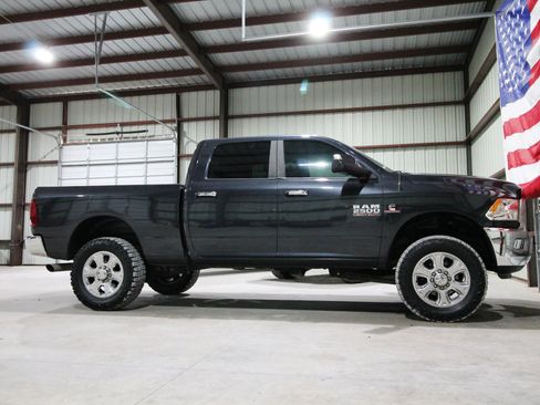 Used 2016 RAM 2500 SLT w/ Luxury Group AWD/4WD image 13