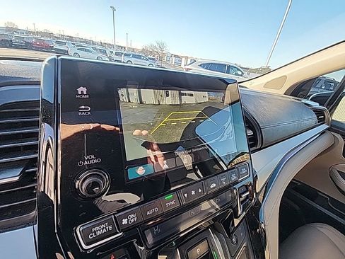 Used 2023 Honda Odyssey Touring image 18