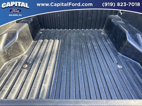 Used 2019 Toyota Tacoma TRD Sport image 16