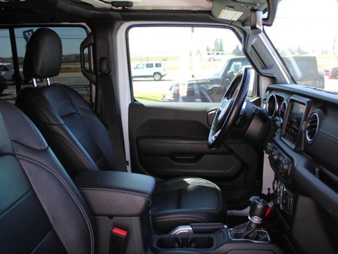 Used 2021 Jeep Wrangler Unlimited Sahara w/ Uconnect 4C Nav & Sound Group AWD/4WD image 28