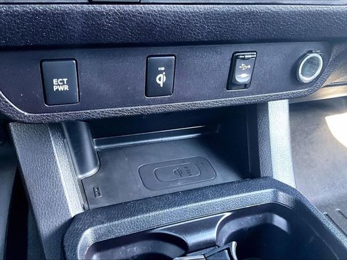 Used 2017 Toyota Tacoma TRD Off-Road image 16