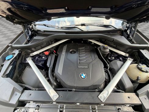 Used 2020 BMW X5 xDrive40i w/ M Sport Package AWD/4WD image 18