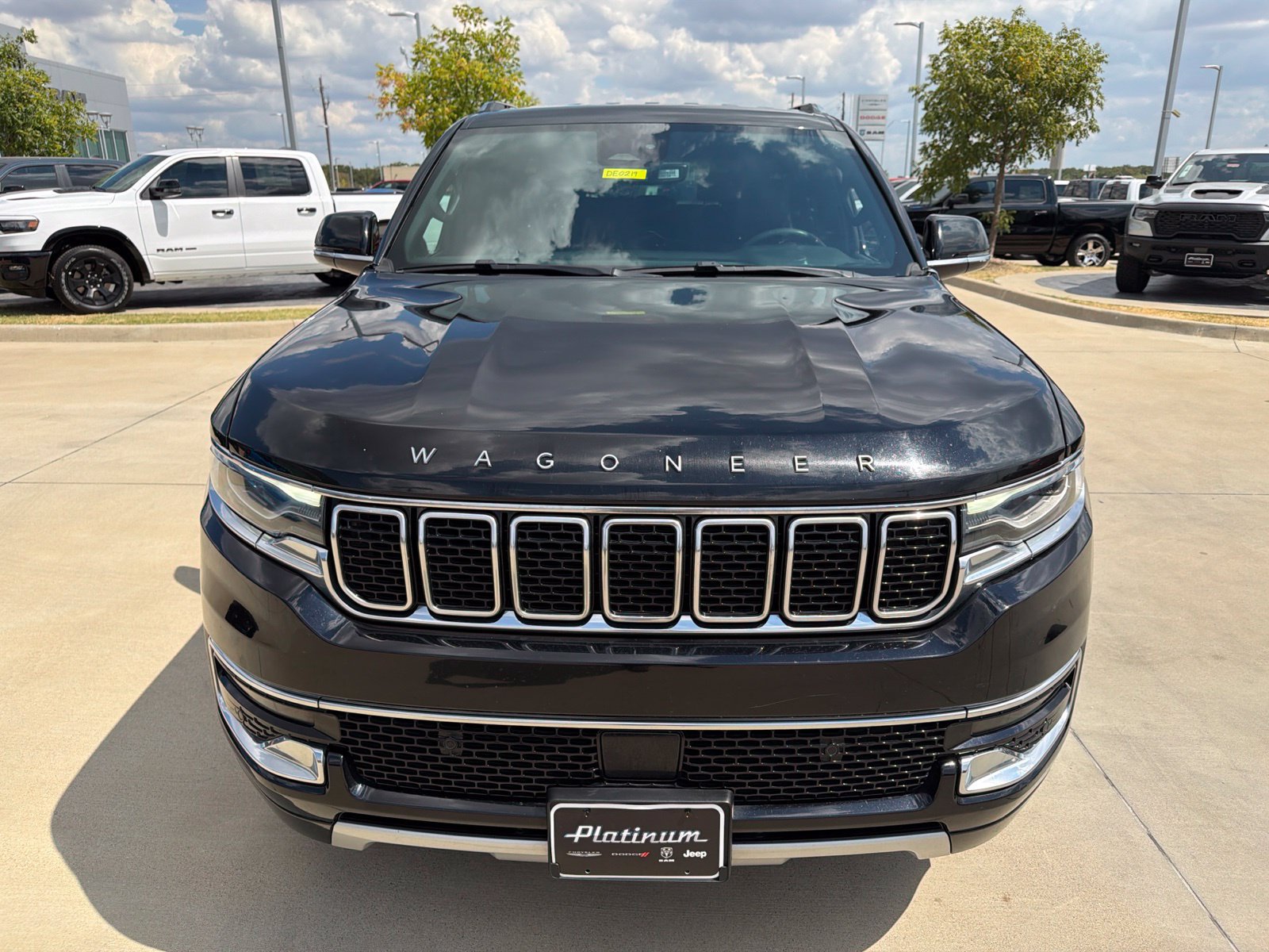 Used 2024 Jeep Wagoneer Series II RWD image 8