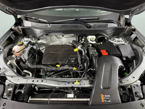 Certified 2024 Chevrolet Trax RS w/ Sunroof Package FWD image 37