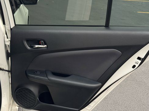 Used 2019 Toyota Prius L Eco image 18