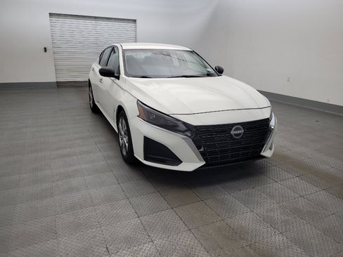Used 2024 Nissan Altima 2.5 S FWD image 13