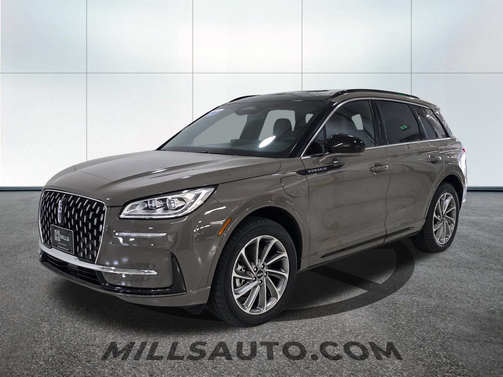 New 2025 Lincoln Corsair Grand Touring AWD/4WD image 2