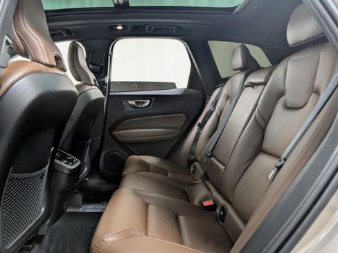 Used 2024 Volvo XC60 B5 Ultimate image 17