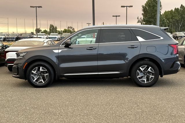 Certified 2023 Kia Sorento EX FWD image 9