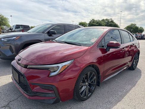 Used 2025 Toyota Corolla SE image 1