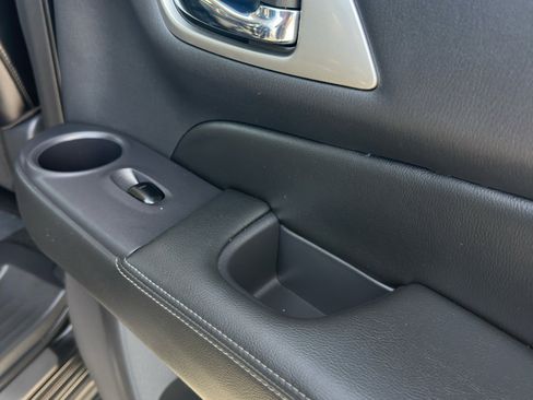 Used 2018 Nissan Pathfinder Platinum w/ Cargo Package image 41